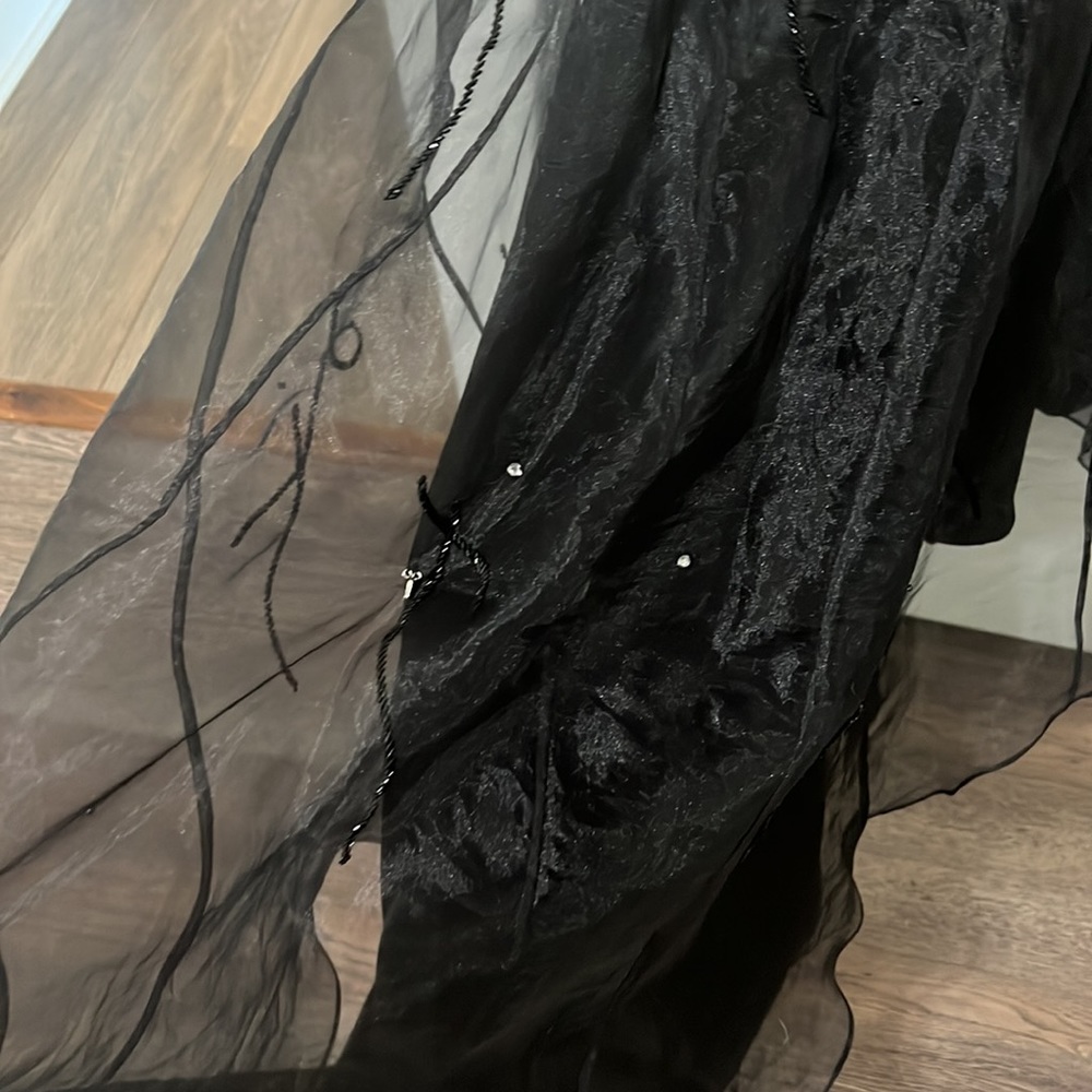 FORMAL DRESS - Picture 4 of 7